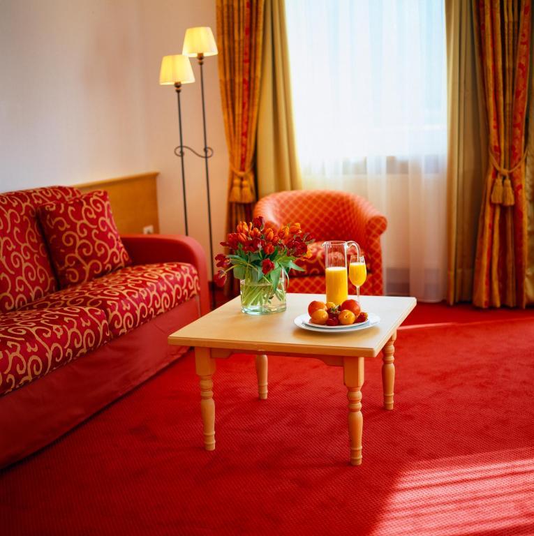 Residenze Mathilda Hotel Silandro Luaran gambar