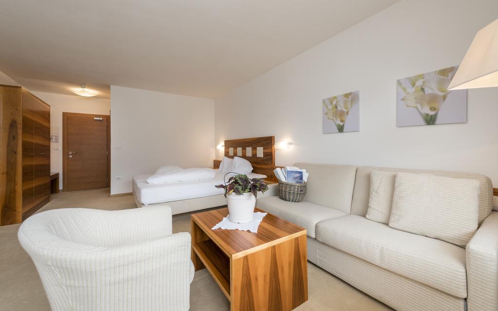 Residenze Mathilda Hotel Silandro Luaran gambar